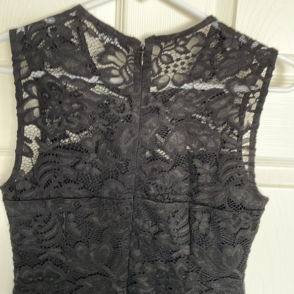 Elegant Thyme Maternity dress - Picture 5 of 5